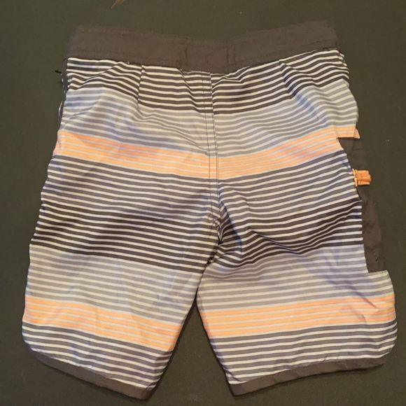 Boys swim shorts - Picture 2 of 3